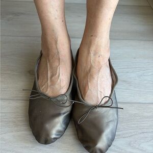 Elegant Gray Women's Ballet Flats